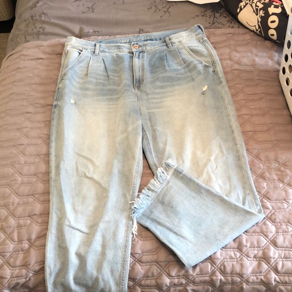 American Eagle Outfitters Denim - American Eagle Mom Jean